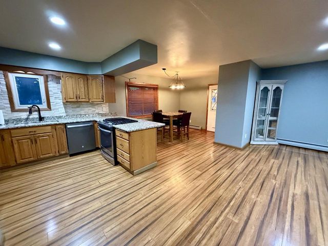 2716 E 3rd St, Superior, WI 54880