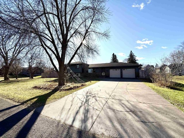 2716 E 3rd St, Superior, WI 54880