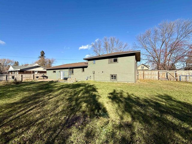 2716 E 3rd St, Superior, WI 54880