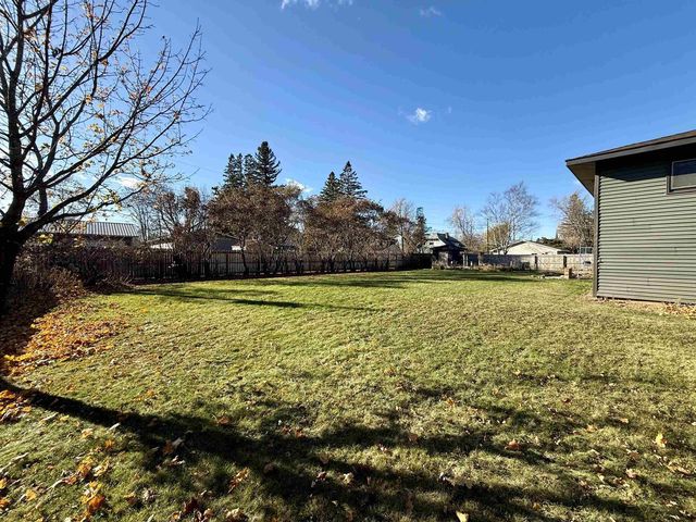 2716 E 3rd St, Superior, WI 54880