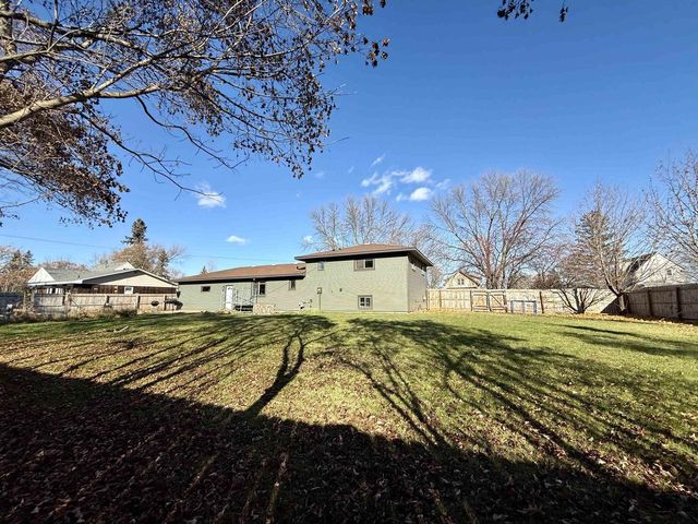 2716 E 3rd St, Superior, WI 54880