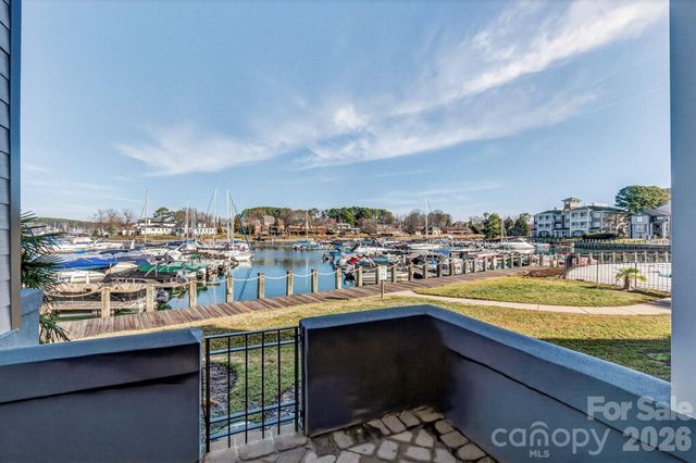 18695 Vineyard Point Lane, Cornelius, NC 28031