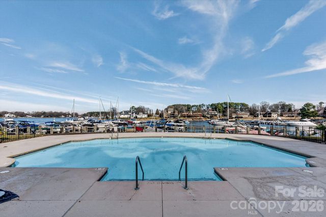 18695 Vineyard Point Lane, Cornelius, NC 28031