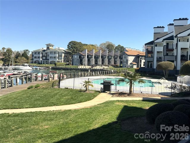 18695 Vineyard Point Lane, Cornelius, NC 28031