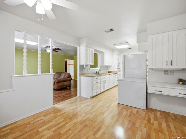 734 Balboa, Universal City, TX 78148