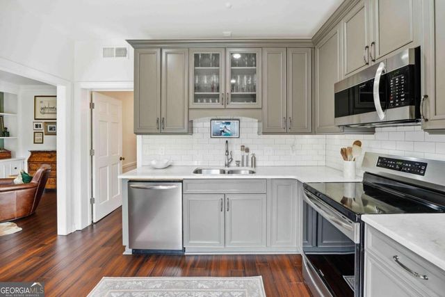 5 Prescott Walk NE, Atlanta, GA 30307