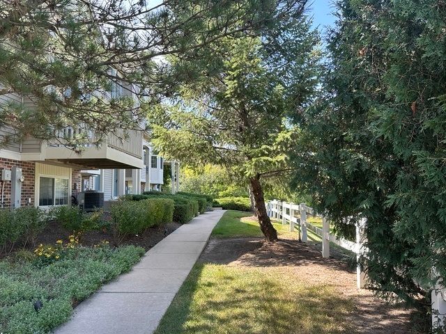 31782 N Pineview Boulevard, Lakemoor, IL 60051