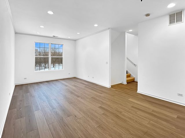 31782 N Pineview Boulevard, Lakemoor, IL 60051