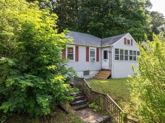 25 Marilyn Drive, Auburn, MA 01501