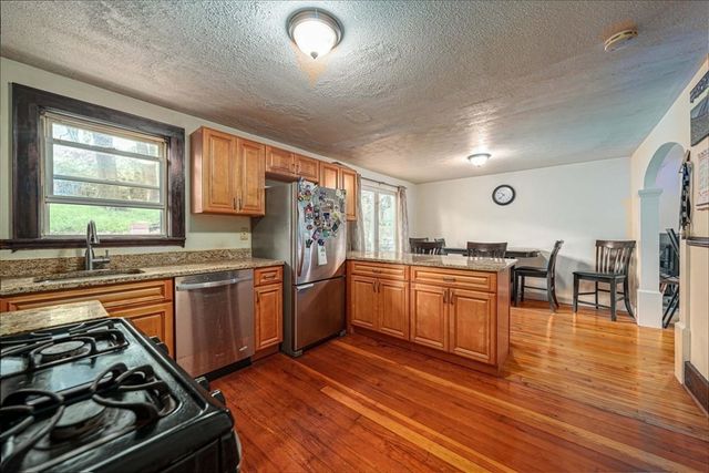 25 Marilyn Drive, Auburn, MA 01501