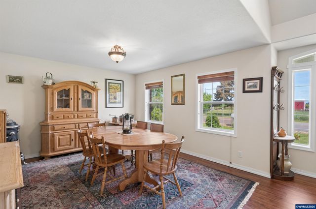 10124 Wiseacre NE Ln, Aurora, OR 97002