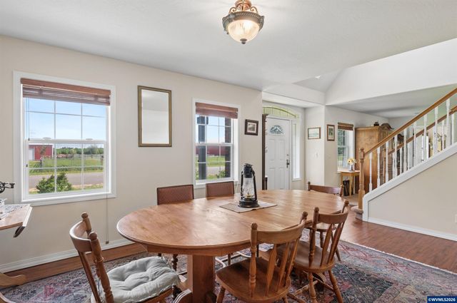 10124 Wiseacre NE Ln, Aurora, OR 97002
