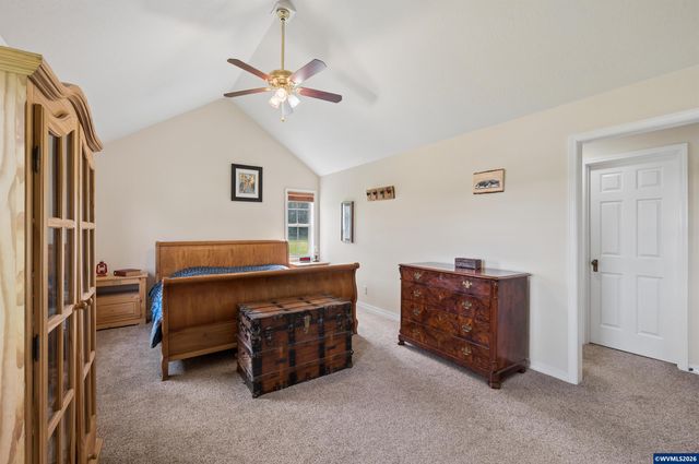 10124 Wiseacre NE Ln, Aurora, OR 97002