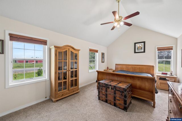10124 Wiseacre NE Ln, Aurora, OR 97002