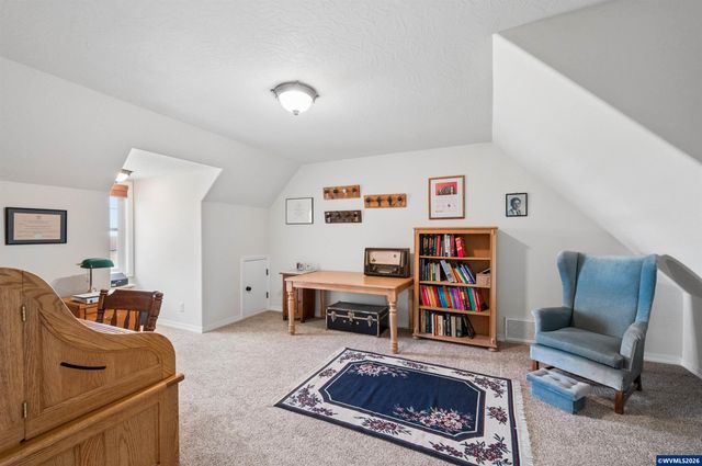 10124 Wiseacre NE Ln, Aurora, OR 97002