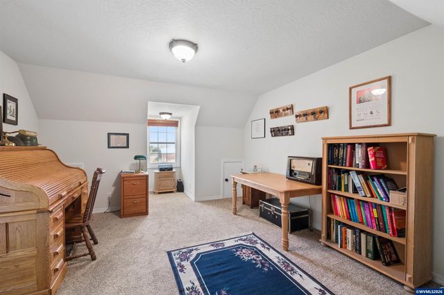 10124 Wiseacre NE Ln, Aurora, OR 97002
