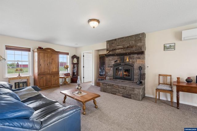 10124 Wiseacre NE Ln, Aurora, OR 97002