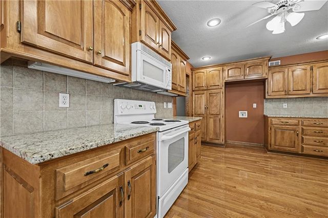 15402 S Hillside Street, Olathe, KS 66062