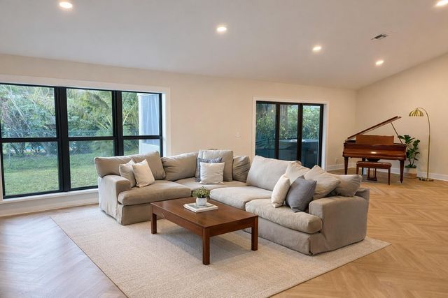 1710 Park Tree Place, Delray Beach, FL 33445