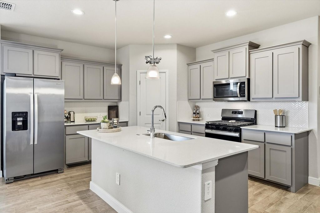 15545 Canford Terrace, Fort Worth, TX 76247 — photo 4