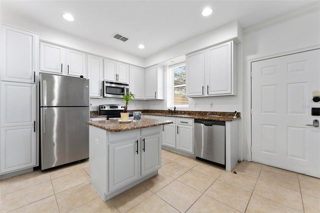 2616 BELLA VISTA DRIVE, Davenport, FL 33897