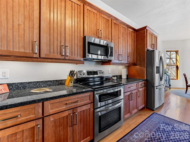 130 Cross Vine Drive, Tuckasegee, NC 28783