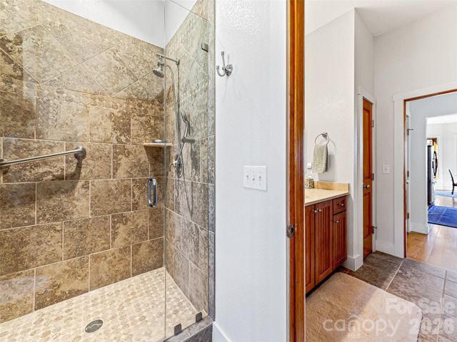 130 Cross Vine Drive, Tuckasegee, NC 28783