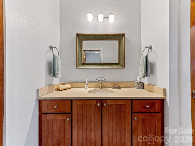 130 Cross Vine Drive, Tuckasegee, NC 28783