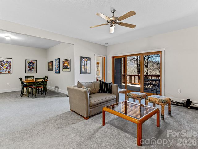 130 Cross Vine Drive, Tuckasegee, NC 28783