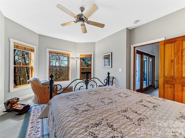 130 Cross Vine Drive, Tuckasegee, NC 28783