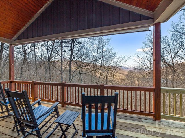 130 Cross Vine Drive, Tuckasegee, NC 28783