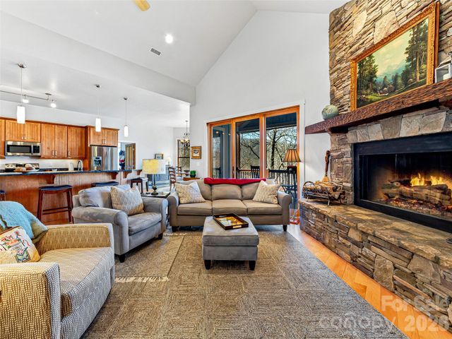 130 Cross Vine Drive, Tuckasegee, NC 28783