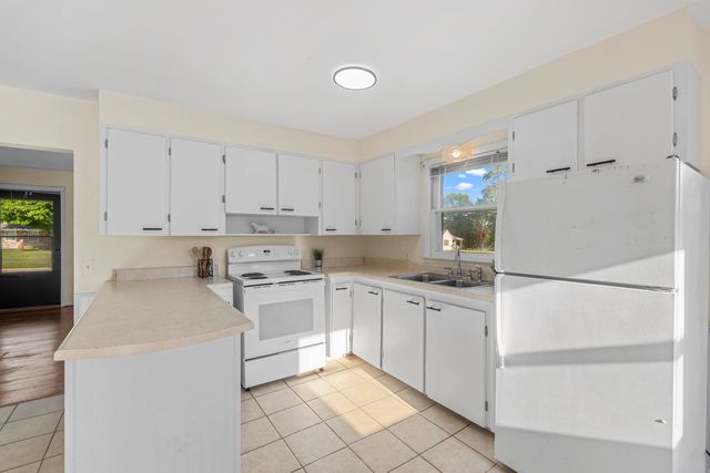 816 S College Street, Nevada, MO 64772
