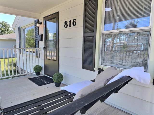 816 S College Street, Nevada, MO 64772