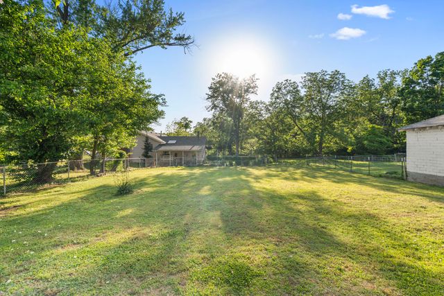 816 S College Street, Nevada, MO 64772