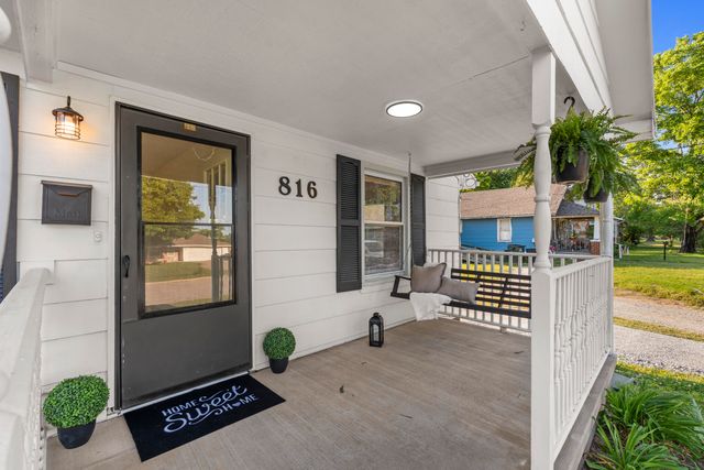 816 S College Street, Nevada, MO 64772