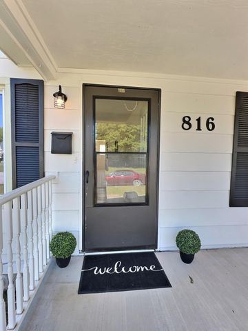 816 S College Street, Nevada, MO 64772