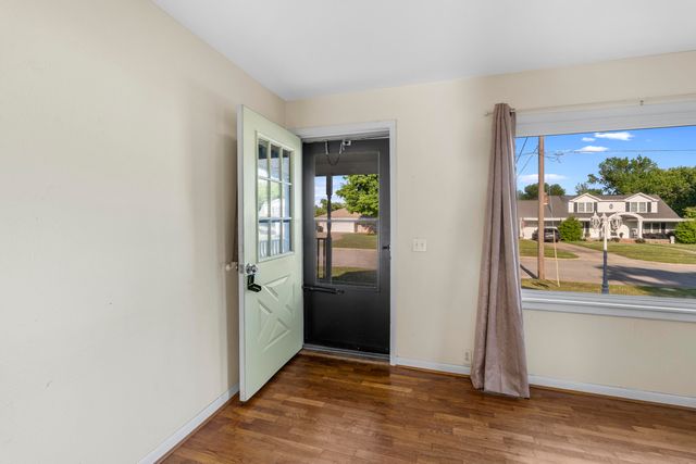 816 S College Street, Nevada, MO 64772