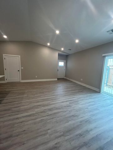 12817 E Blake St, Wichita, KS 67230