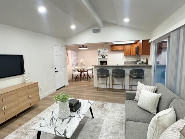 9201 Medallion Way, Sacramento, CA 95826