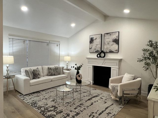 9201 Medallion Way, Sacramento, CA 95826