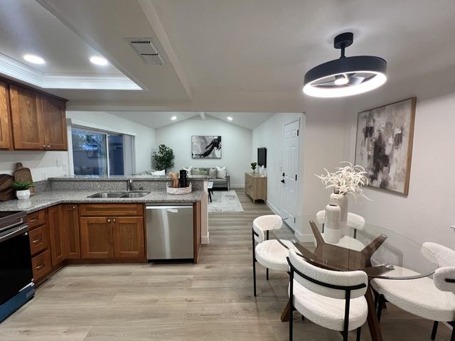 9201 Medallion Way, Sacramento, CA 95826