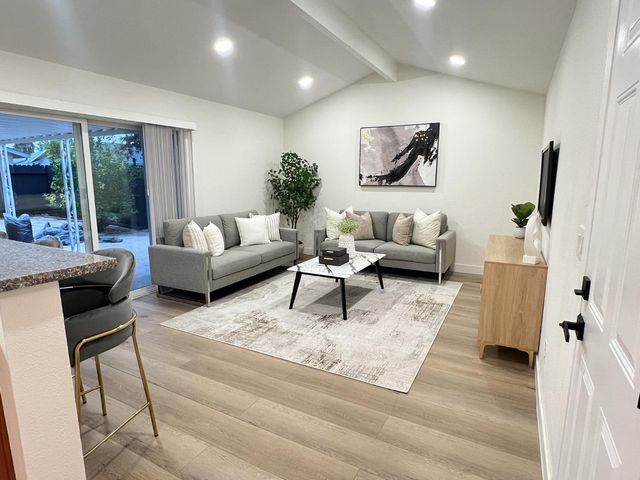 9201 Medallion Way, Sacramento, CA 95826