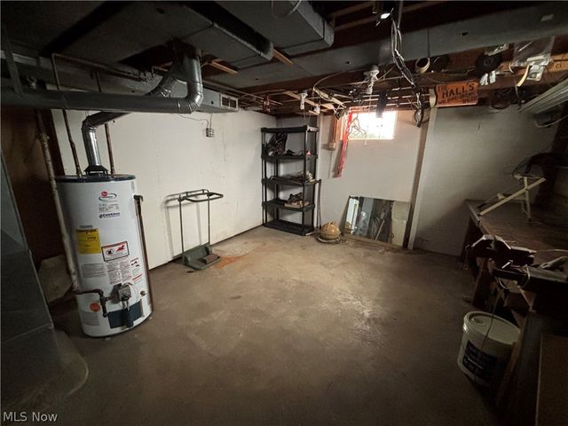 1924 Westwood Drive NW, Warren, OH 44485