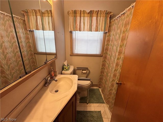 1924 Westwood Drive NW, Warren, OH 44485