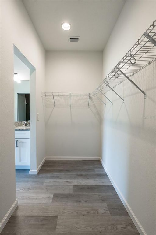 Image 15 of property listing at 5365 VISTA LAGO DRIVE, Orlando, FL 32811