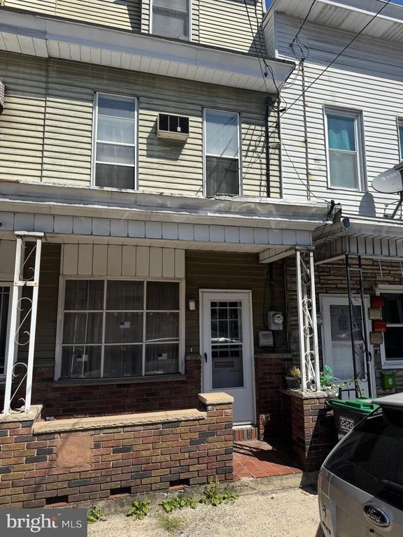 217 W PINE ST, Mahanoy City, PA 17948