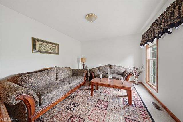 14716 Lawmont Street, North Lawrence, OH 44666