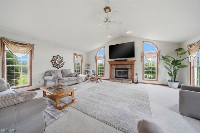 14716 Lawmont Street, North Lawrence, OH 44666