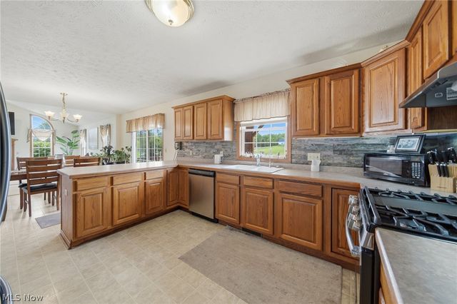 14716 Lawmont Street, North Lawrence, OH 44666